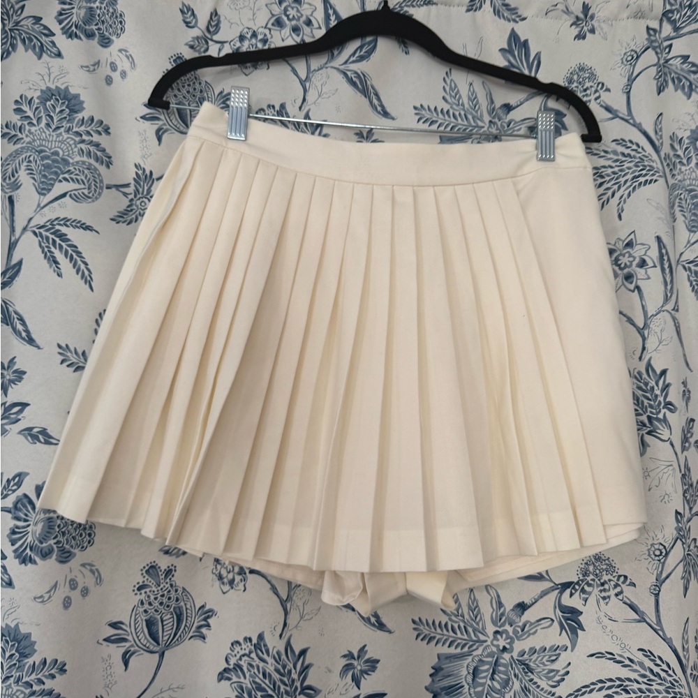 Abercrombie & Fitch Ivory Pleated Mini Skort